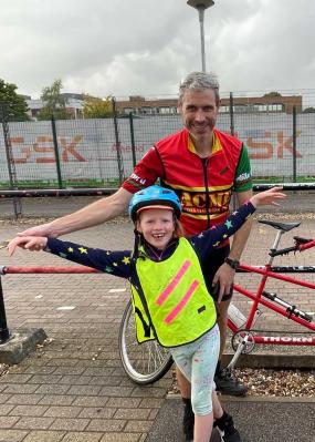 Image of the youngest rider with her dad